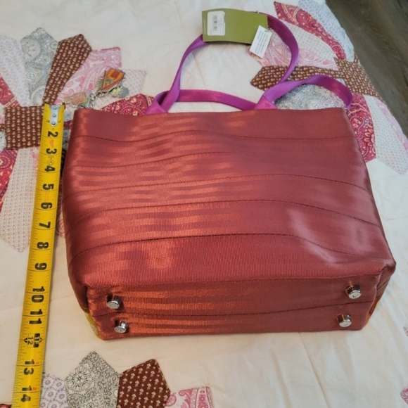 Harveys Shag Disney Wonderground Tiki purse - Picture 2 of 5